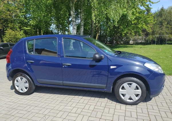 Dacia Sandero cena 13900 przebieg: 204000, rok produkcji 2011 z Dziwnów małe 562